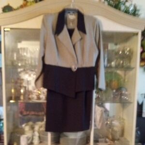 Chic Houndstooth Blazer and Skirt Set